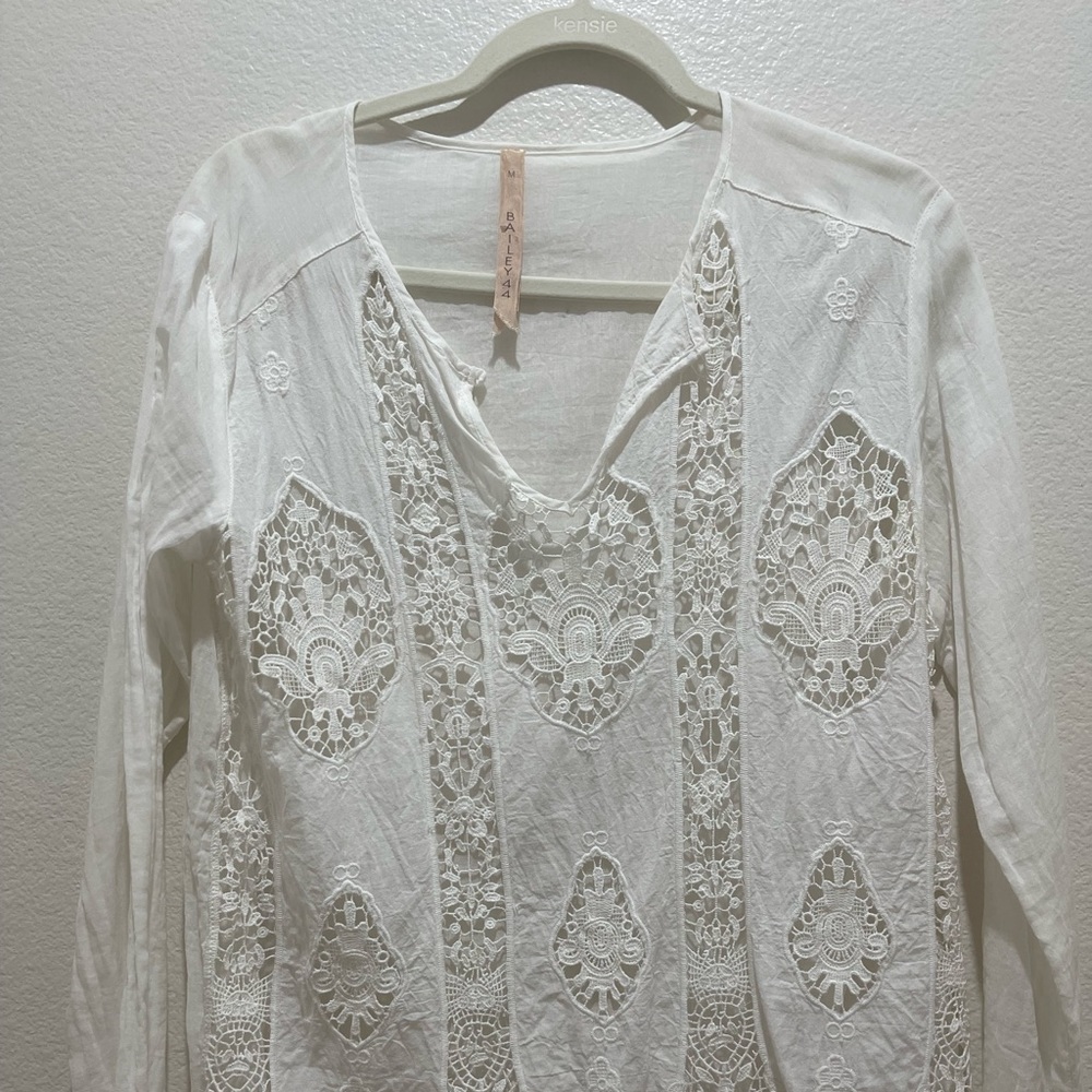 Women’s white Long sleeve blouse/ shirt.